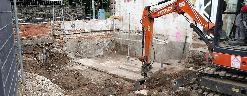 Die Sanierung der Turnhalle ist dringend erforderlich gewesen.