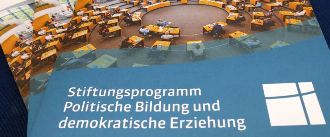 Stiftungsbroschüre Politische Bildung und demokratische Erziehung